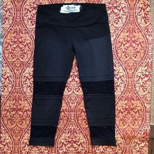 Nomads hempwear capri lace leggings